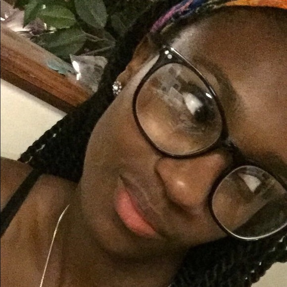 Meet your Posher, Aaliyah - Picture 3 of 5